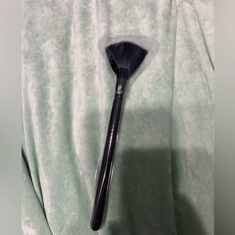 moda brush brand new